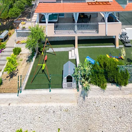 Lovely In With Wifi Apartment Jesenice (Split-Dalmatia)